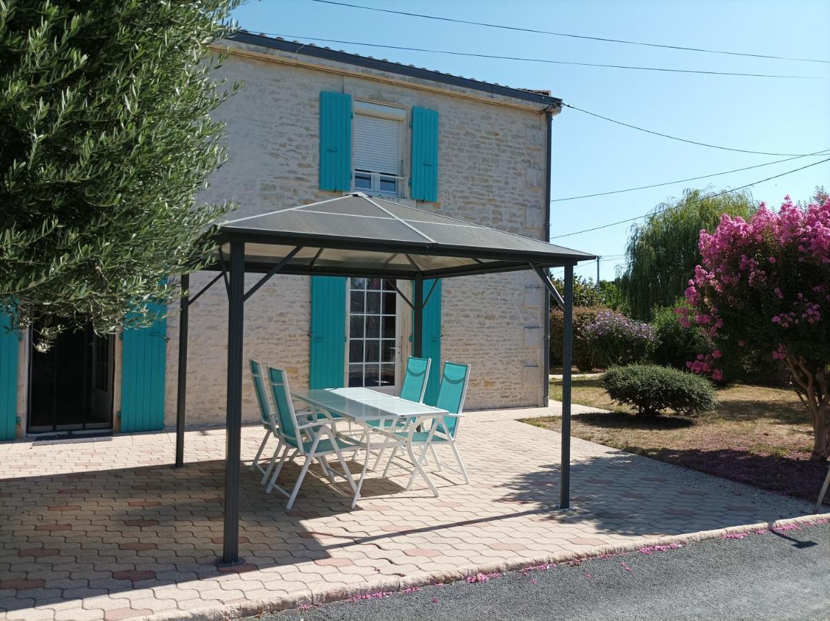 Le Logis De Lange Apt Les Aigrettes Saint-Hilaire-la-Palud Ngoại thất bức ảnh